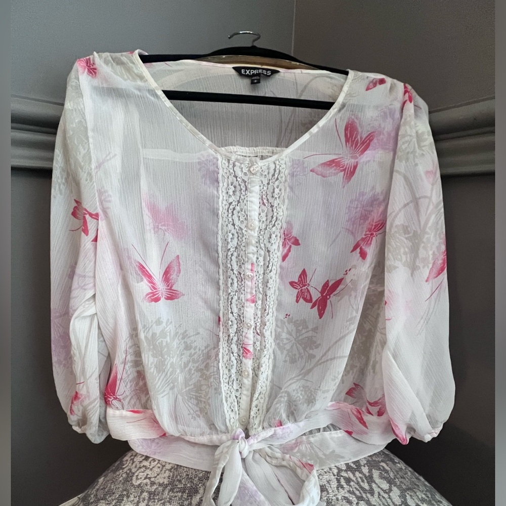 Express top size small.